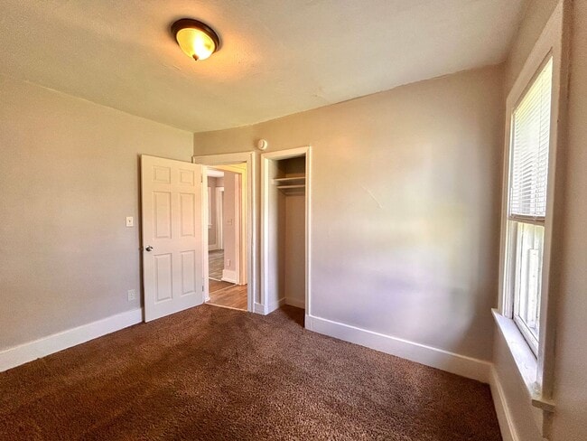 Building Photo - Three Bedroom Home in Muskegon