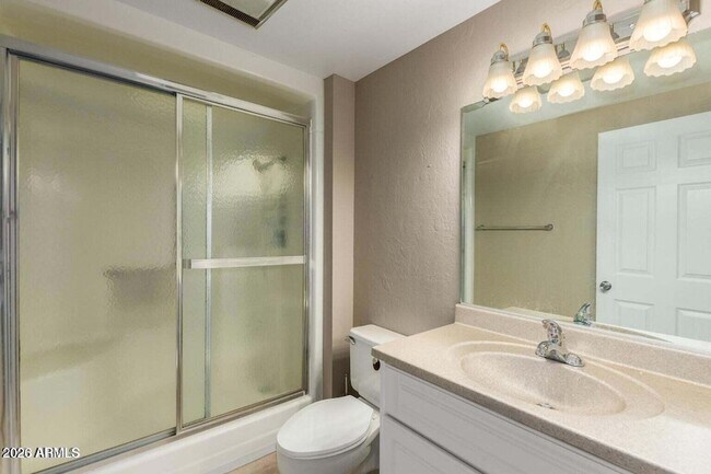 Building Photo - 12630 N Blue Ridge Dr