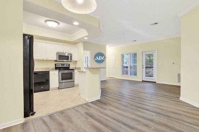 Building Photo - Live the Lowcountry Lifestyle in Comfort a...