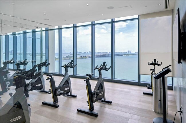 Building Photo - 3131 NE 7th Ave