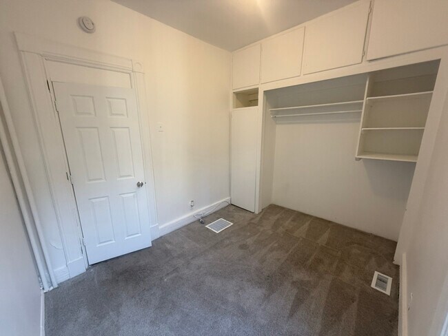 Building Photo - 258 Remsen St
