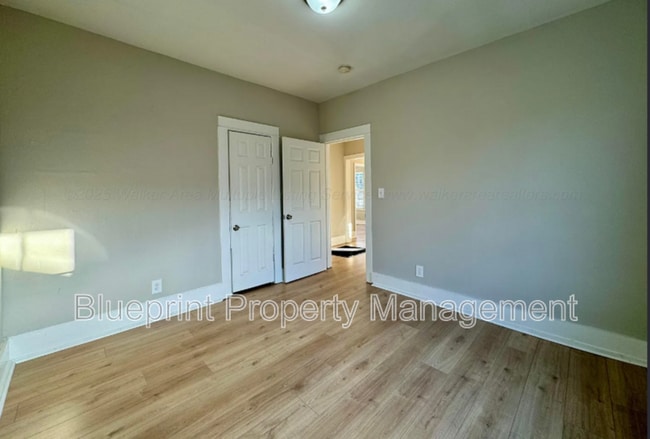 Building Photo - 1532 Bay Ave SW