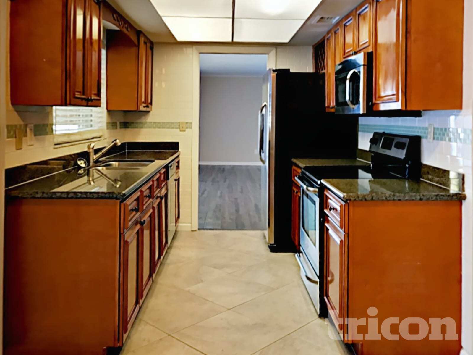 Building Photo - 7102 Woodfield Dr