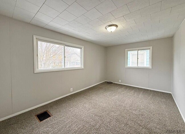 Building Photo - 512 Graham Ave