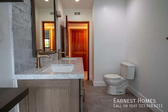 Building Photo - 11619 Lerdo Ave