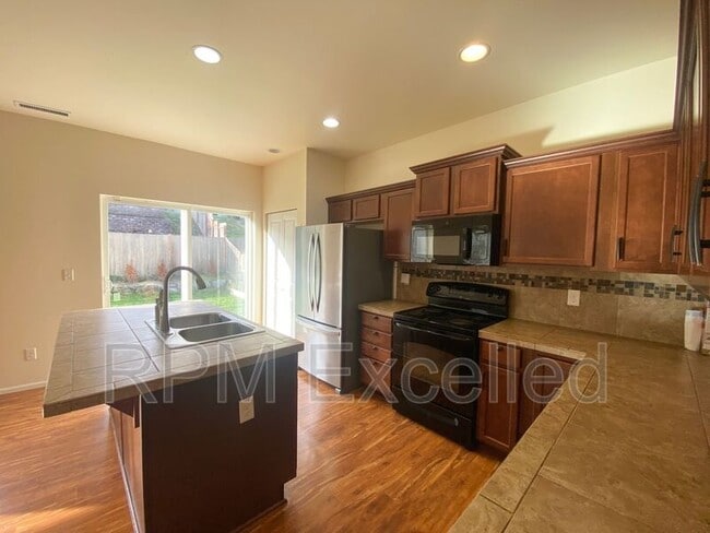 Building Photo - 20024 19th Ave E