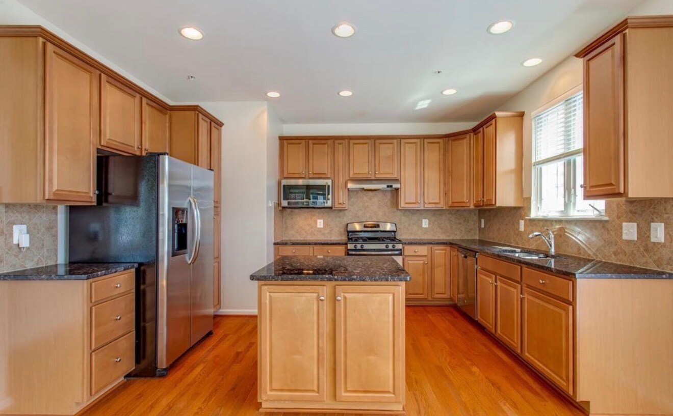 Building Photo - 3223 Careysbrook Ct