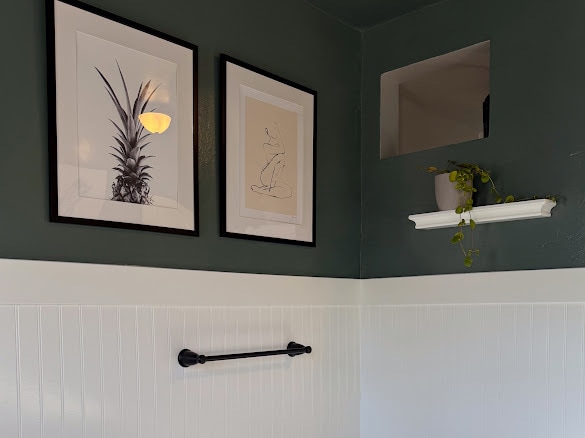 Clawfoot tub - 1442 S Burnside Ave