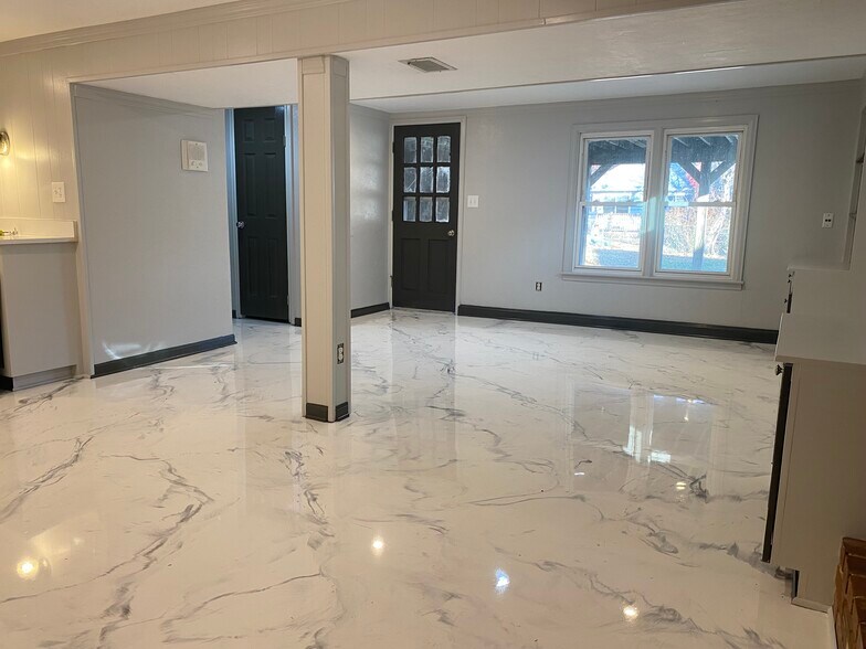 Building Photo - 9601 Horton St