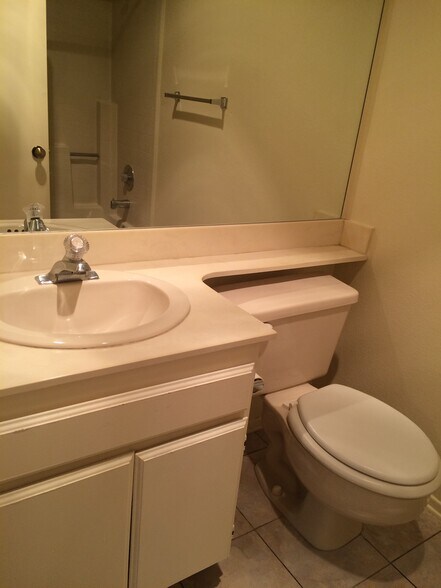 Building Photo - 779 Brookstone Rd