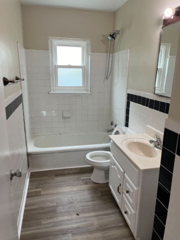 Building Photo - 4023 Valley View Dr