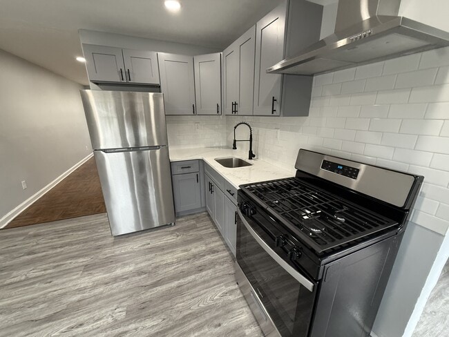 Primary Photo - 906 Alcyon Dr