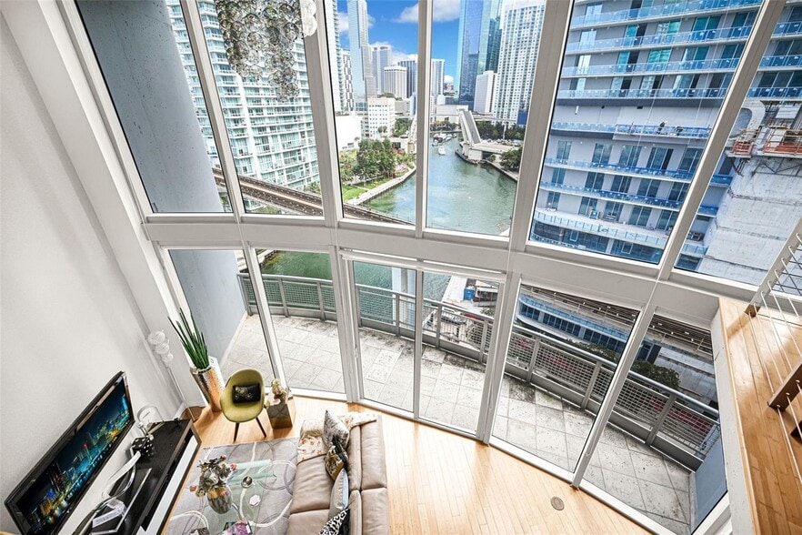 Building Photo - 690 SW 1st Ct