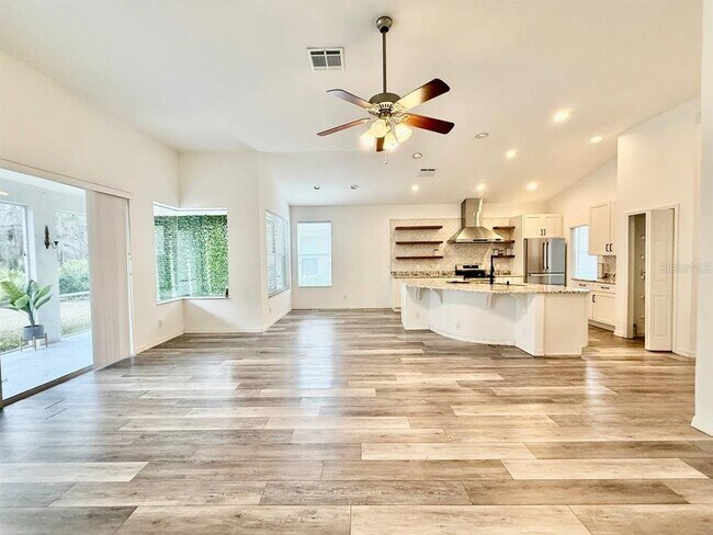 Building Photo - 10226 Evergreen Hill Dr