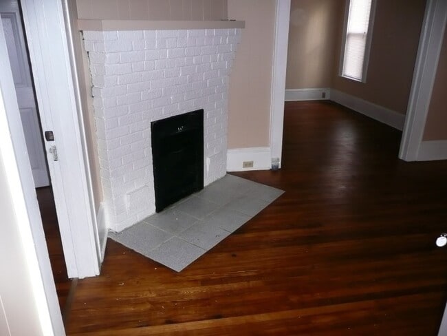 Building Photo - 324 Highland Ave