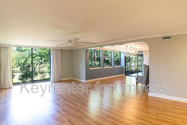 Building Photo - 112 Pinebrook Dr