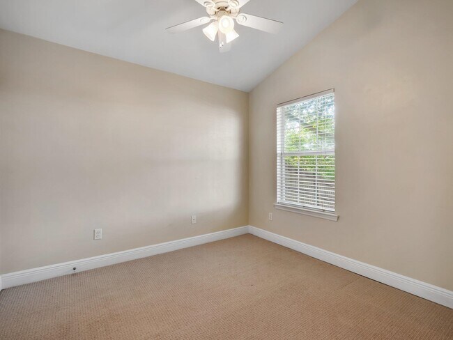 Building Photo - 3291 Emerson Ln