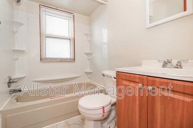 Building Photo - 6207 Gerald Ave