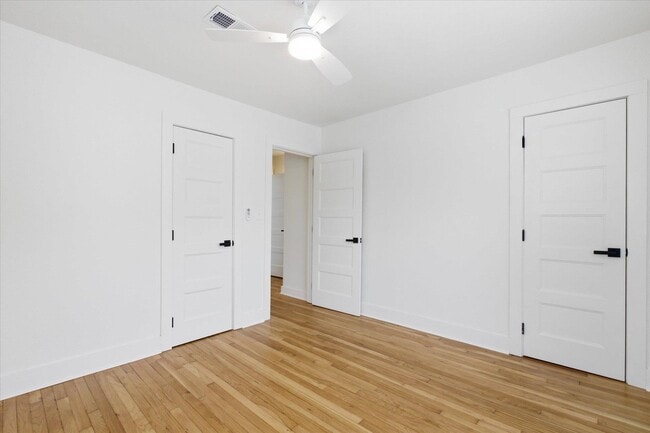 Building Photo - 421 E Jennings St