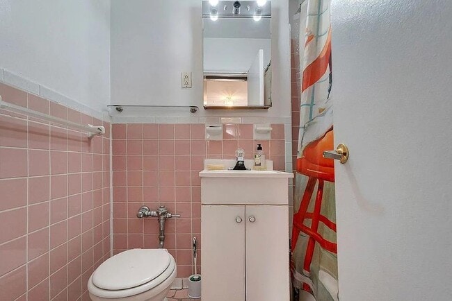 Building Photo - 1580 E 18th St