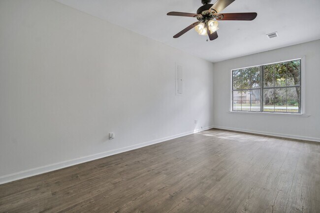 Building Photo - 1732 Talmadge Rd
