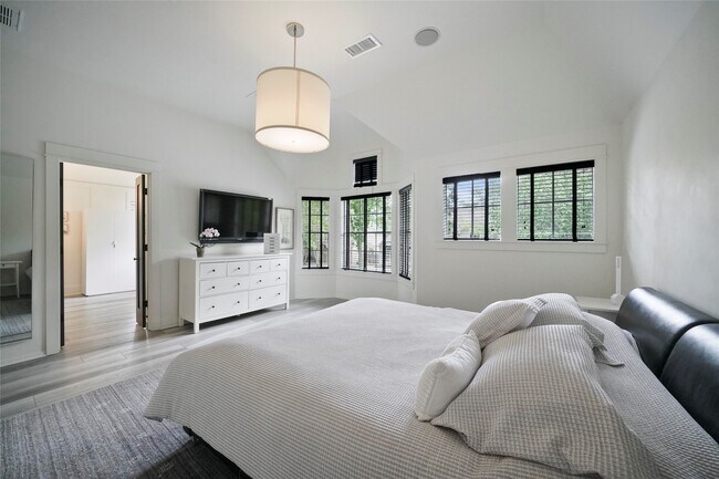 Building Photo - 31 Purple Martin Pl