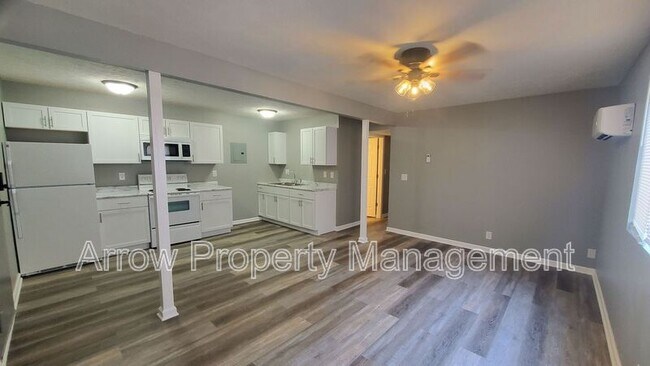 Building Photo - 1730 G St