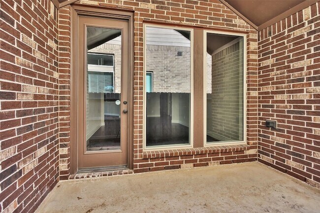 Building Photo - 17339 Camillia Trails