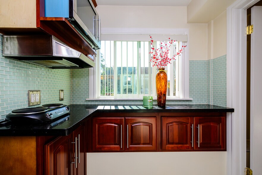 Building Photo - 2733 Ortega St