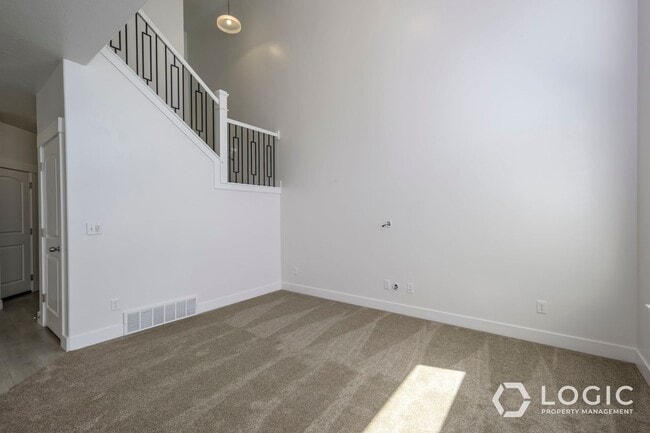Building Photo - Beautiful Townhome in Lehi UT
