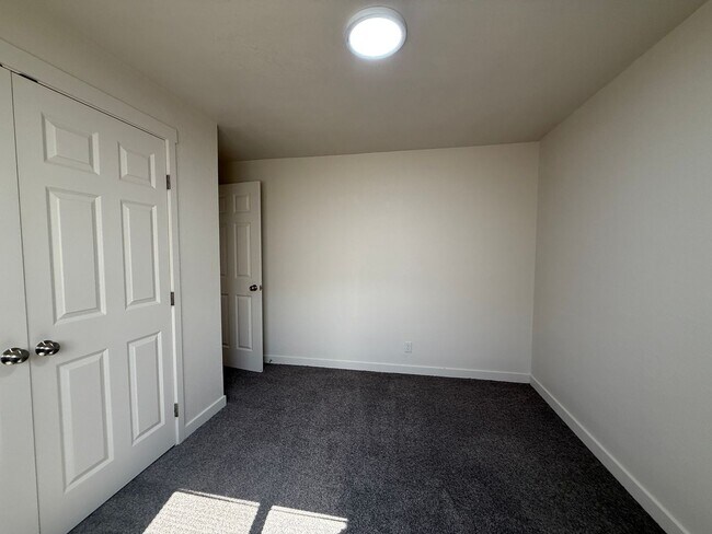 Building Photo - 371816