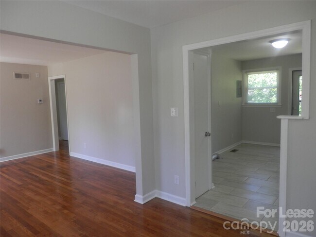 Building Photo - 3016 Colfax St