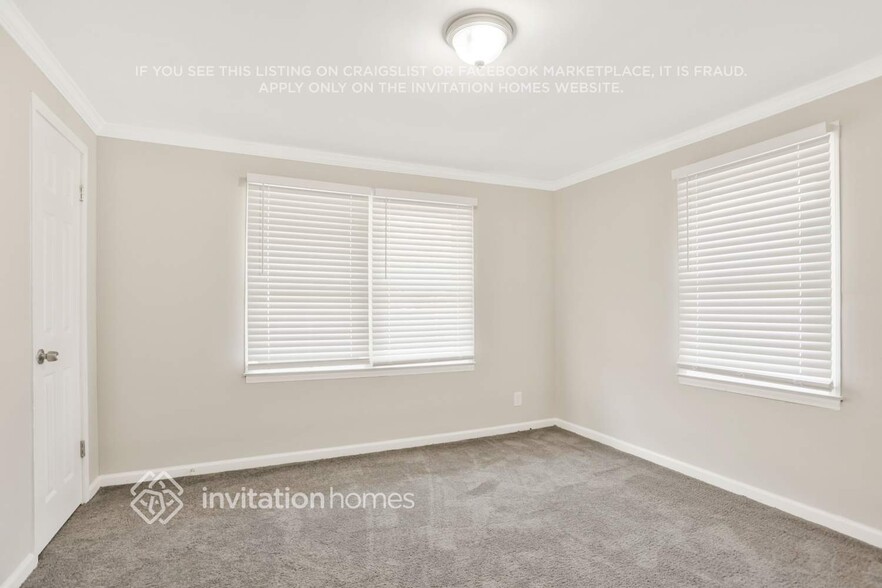 Building Photo - 3447 Jackson Dr