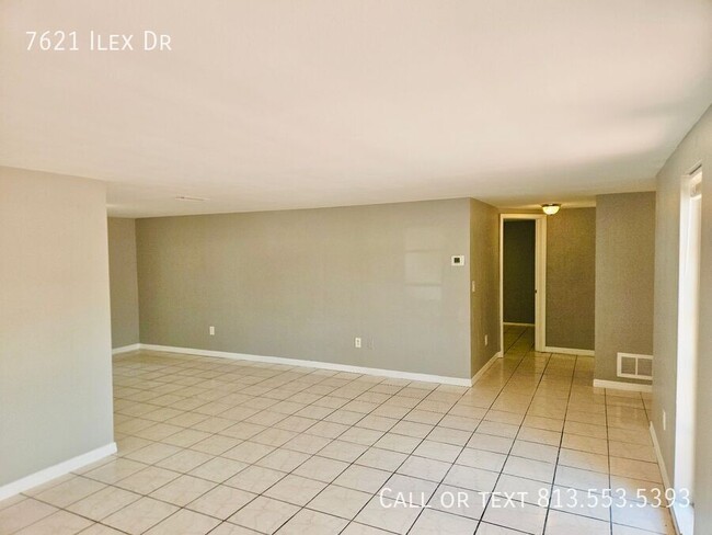 Building Photo - 7621 Ilex Dr