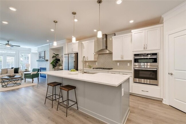 Building Photo - 3159 Clairebrooke Ave