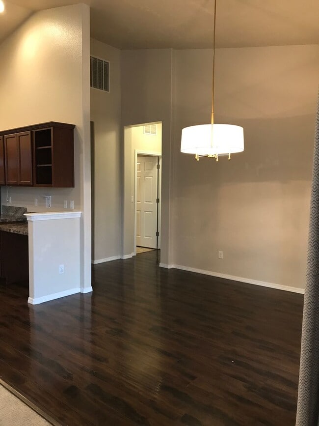 Building Photo - 2034 Northern Sky Dr