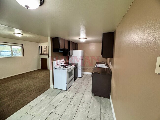 Building Photo - 1083 N 150 W