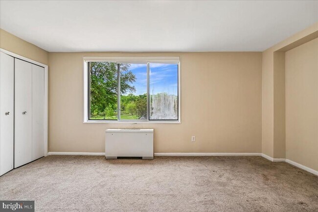 Building Photo - 6631 Wakefield Dr