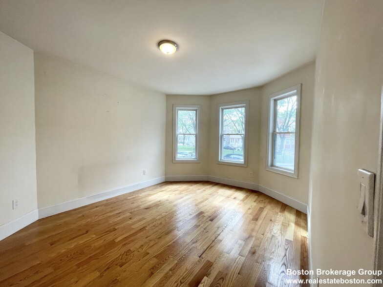 Building Photo - 31 Edison Grn