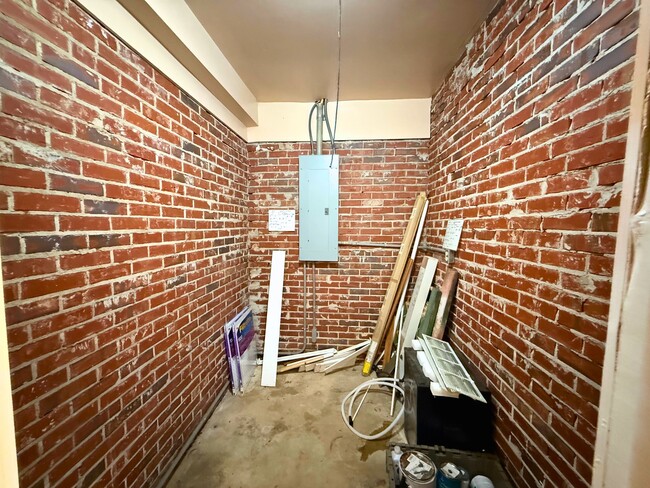 Building Photo - 9 Hardwick Dr