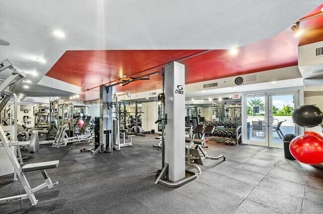 Building Photo - 1551 N Flagler Dr