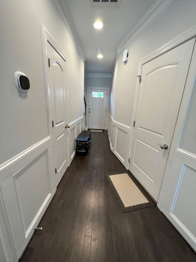 Building Photo - Jonestown Road Area