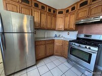 Building Photo - 205 College Dr