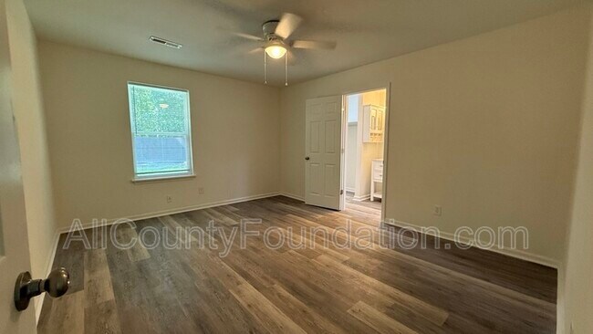 Building Photo - 123 Woodduck Dr