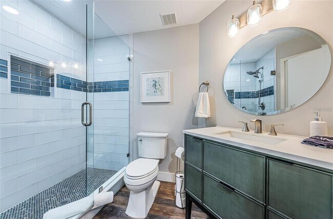 Building Photo - 6141 Bahia Del Mar Blvd S