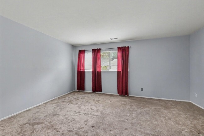 Building Photo - 24225 Evergreen Rd
