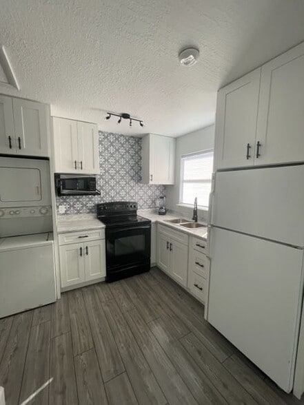 Building Photo - 1550 Michigan Ave