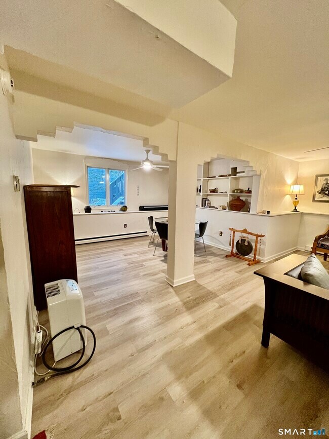 Building Photo - 290 Cliffside Dr