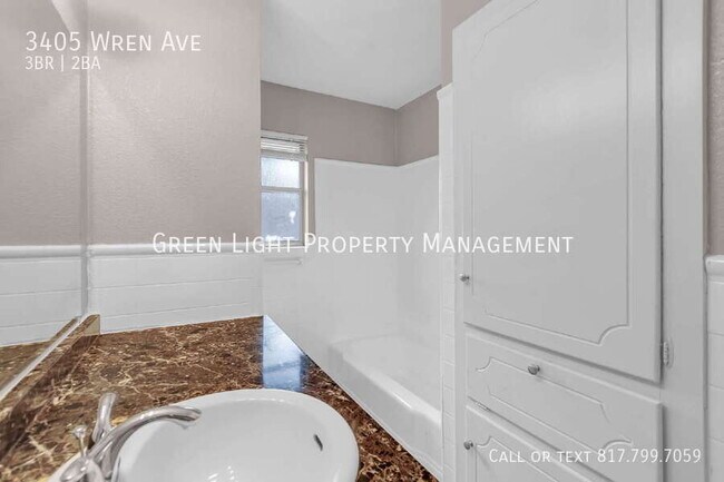 Building Photo - 3405 Wren Ave
