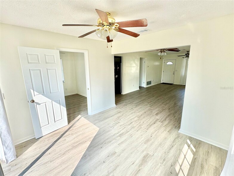 Building Photo - 5389 Mariner Blvd